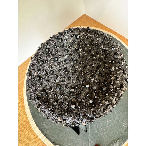 Vintage Gwen Pennington Black Beaded Pillbox Hat w/Bee Hats Box - Picture 3 of 16